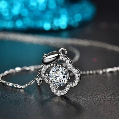 Moissanit-Glücksklee-Halskette