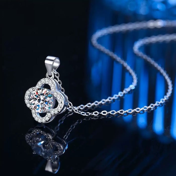 Moissanit-Glücksklee-Halskette