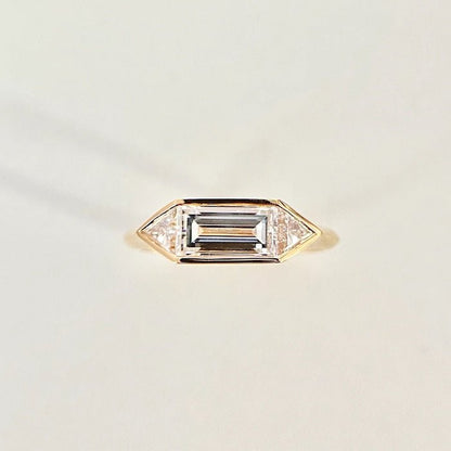 Strahlender 3-steiniger Moissanit-Ring