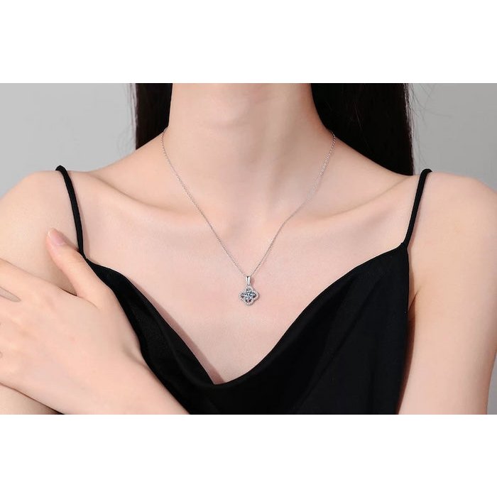 Moissanit-Glücksklee-Halskette