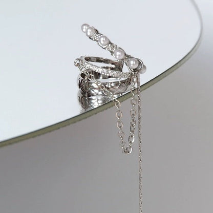 Eleganter Ear Cuff mit Kette (einteilig)