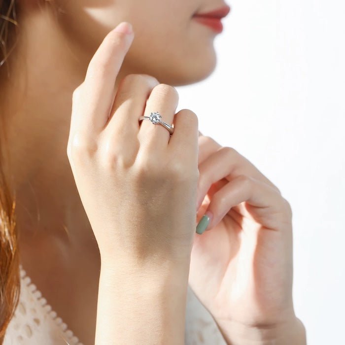 Zeitloser Solitäre-Ring