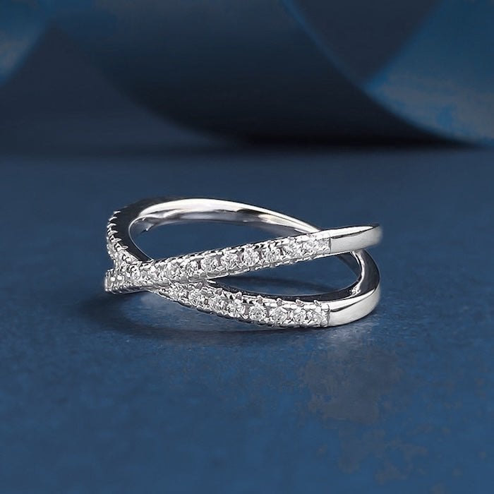 Schillernde Cross-X-Moissanitringe