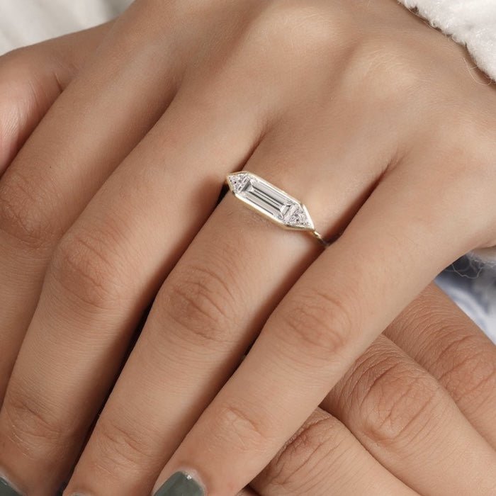 Strahlender 3-steiniger Moissanit-Ring