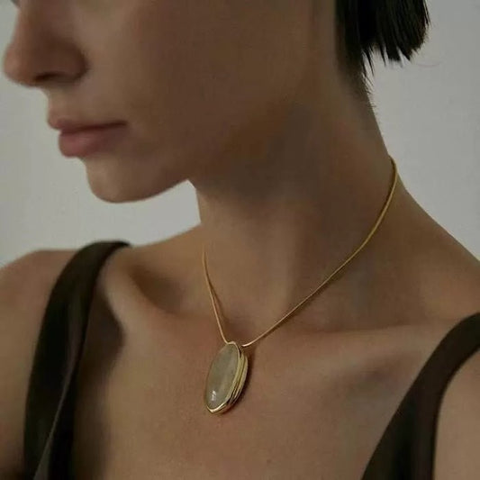 Minimalistische Edelstein-Quarz-Halskette