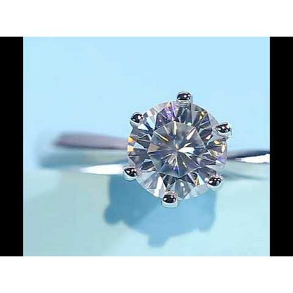 Zeitloser Solitäre-Ring