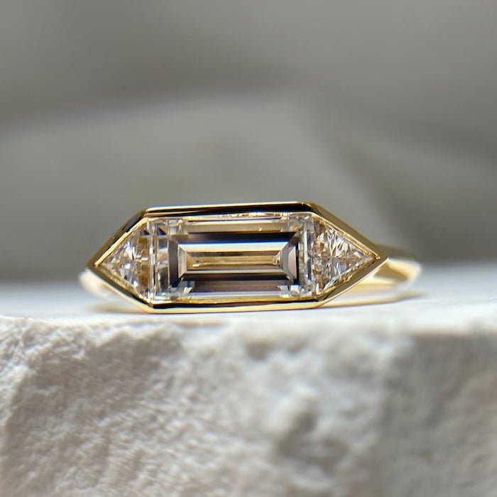 Strahlender 3-steiniger Moissanit-Ring