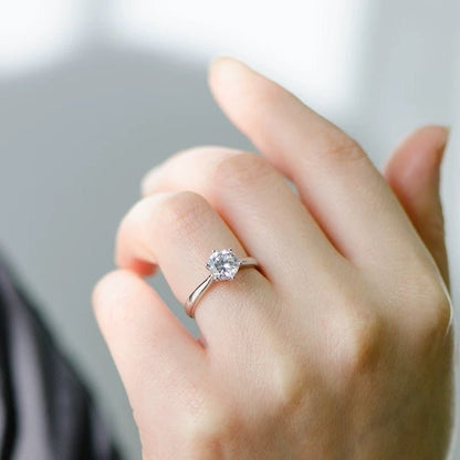 Zeitloser Solitäre-Ring