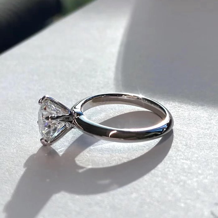 Zeitloser Solitäre-Ring